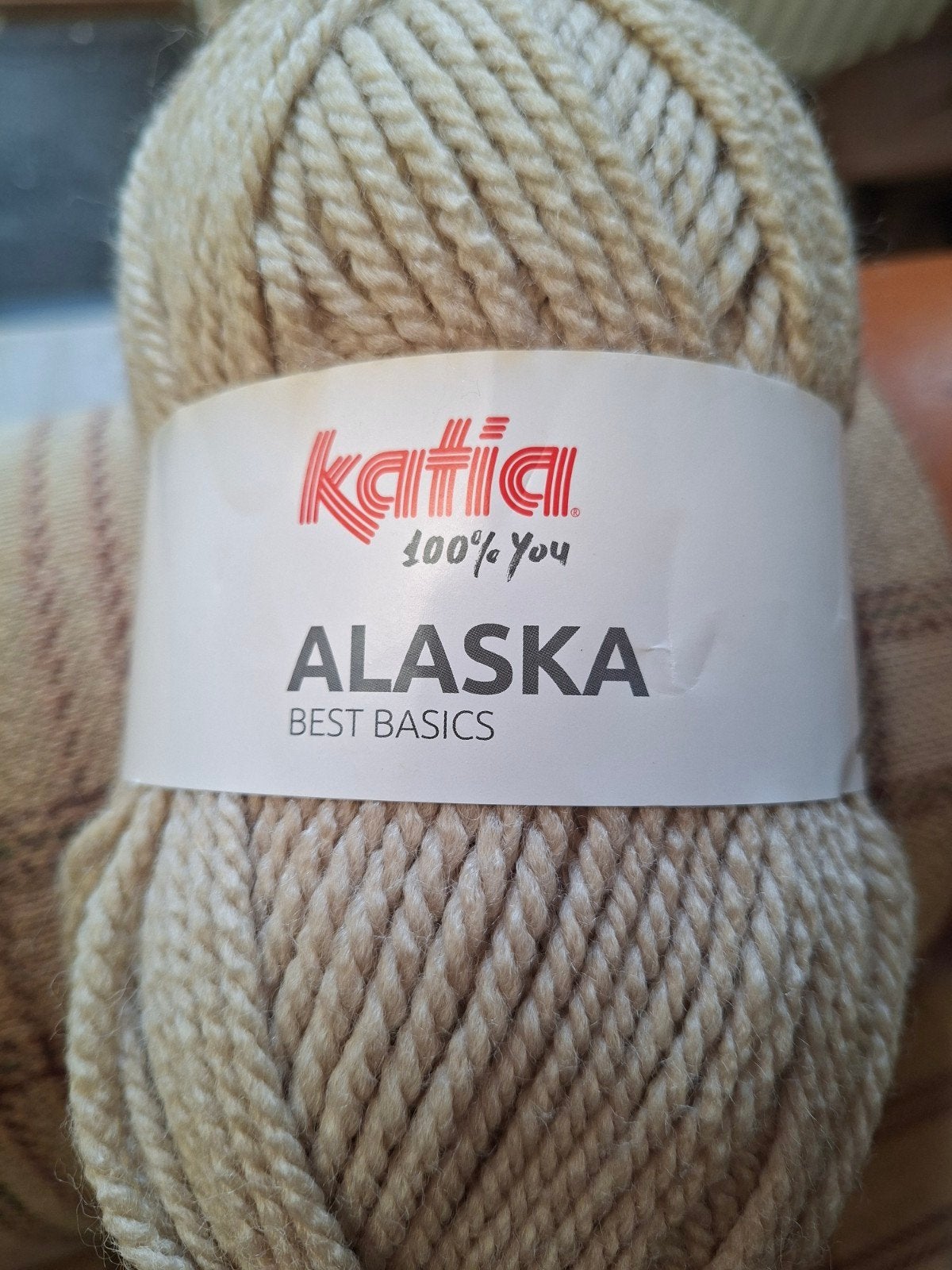 Katia Alaska Wol - 100% Acryl - Beige - 100g, Ophalen, Nieuw