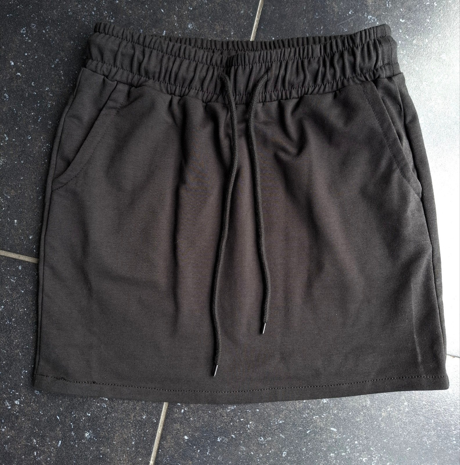 Zwart mini rokje met elastische tailleband, Zwart, Ophalen of Verzenden, Maat 36 (S), Boven de knie