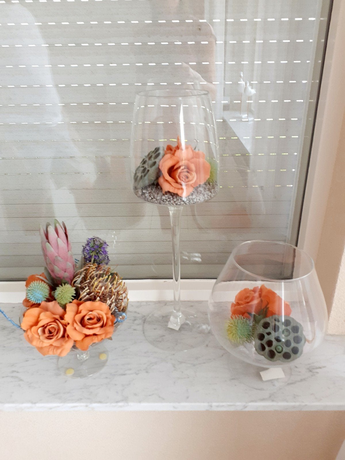 diverse kunstbloemen in glas, Ophalen of Verzenden