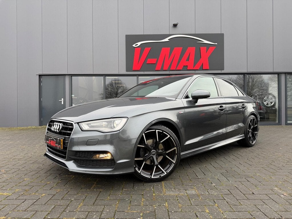 Audi A3 LIMOUSINE 1.4 TFSI 3X S-Line Carplay LED Stoelverw., 125 pk, Gebruikt, 4 cilinders, Leder en Stof