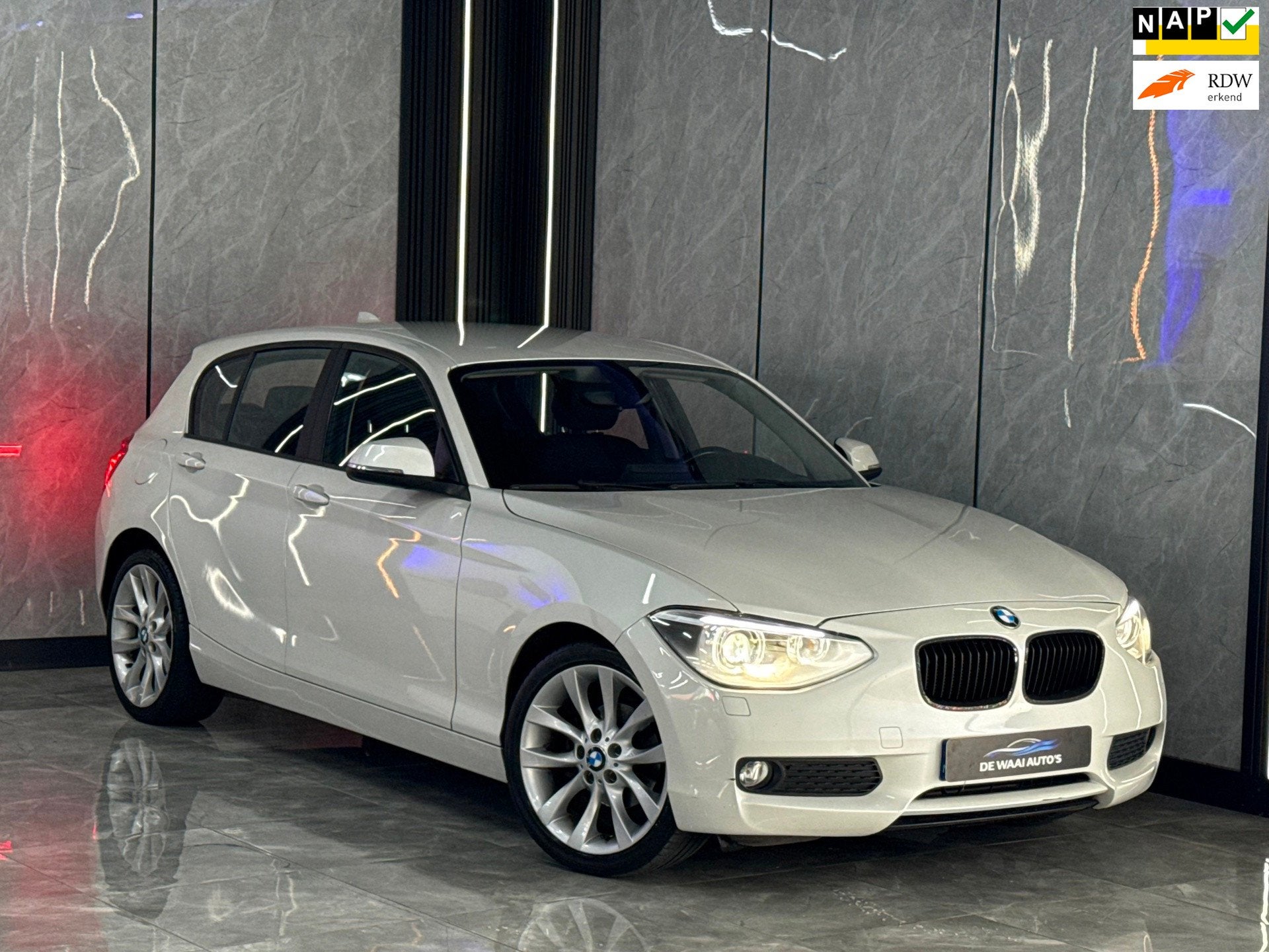 BMW 1-serie 116i Business+ |Automaat|Navi|Cruise|Xenon/LED|P, Auto's, Euro 5, Gebruikt, Zwart, 4 cilinders