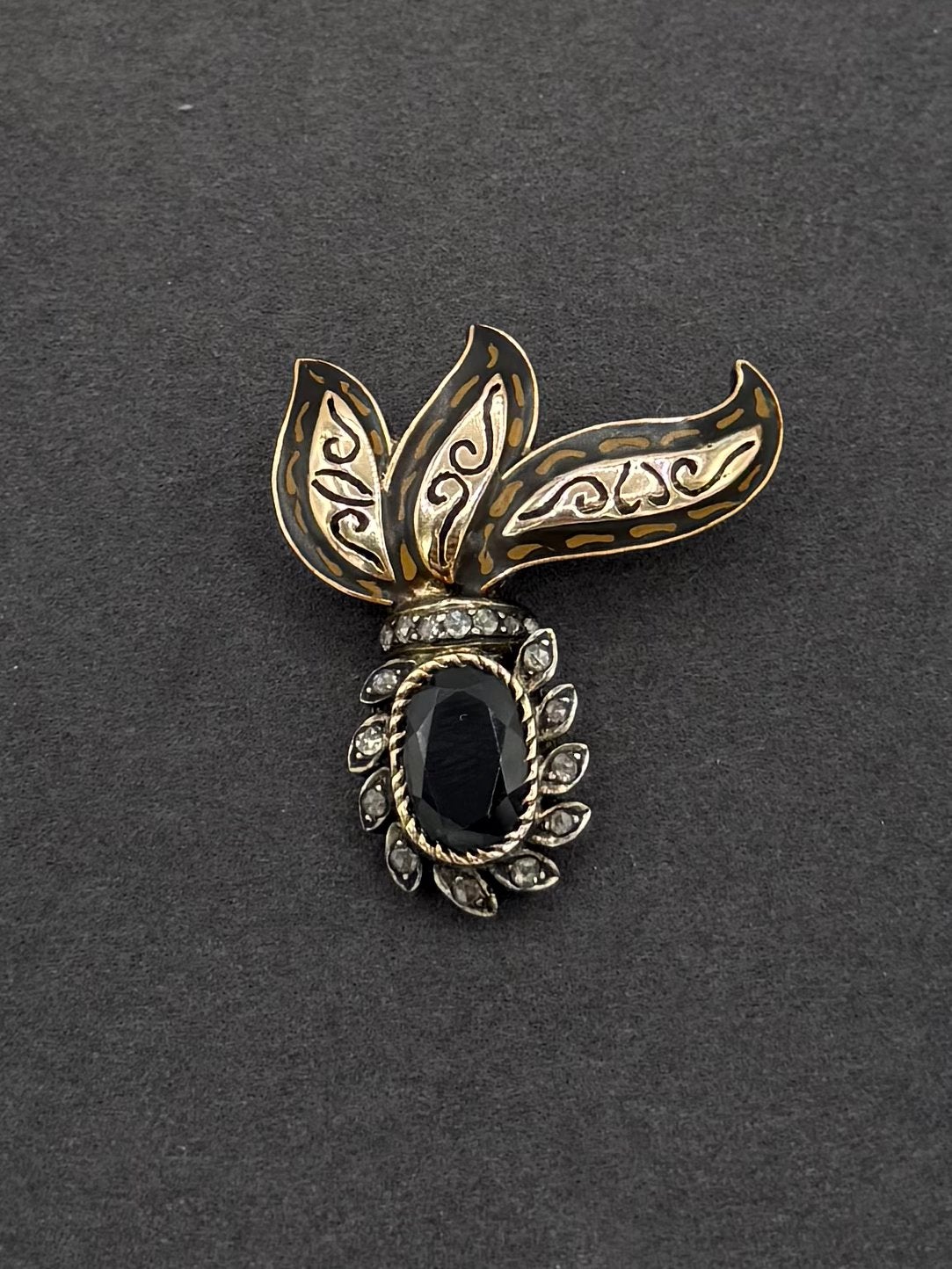 Unieke 14K Gouden Antieke Broche | 17 Roosgeslepen Diamanten, 4 tot 7 cm, Ophalen of Verzenden, Zo goed als nieuw, Met edelsteen