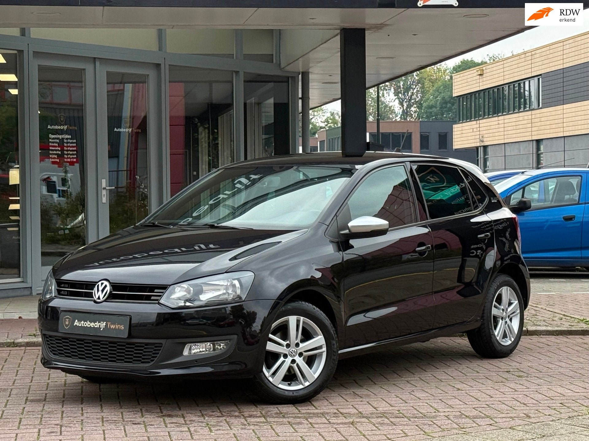 Volkswagen Polo 1.2 blackedition|stoelver|lm wielen | nieuwe, Auto's, Voorwielaandrijving, Gebruikt, Zwart, 1198 cc