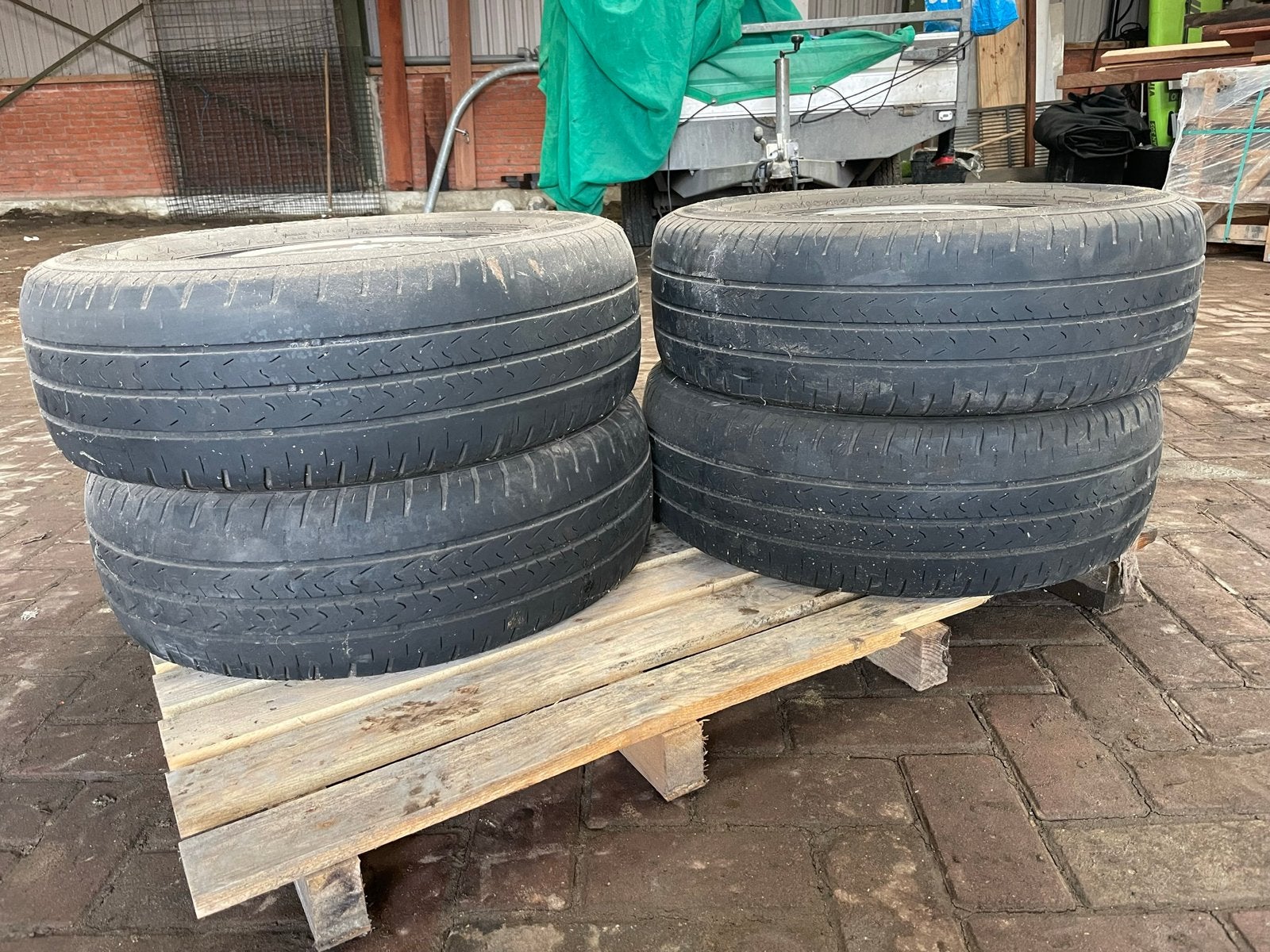 Mercedes-Benz Sprinter banden, Auto-onderdelen, Vrachtwagen-onderdelen, Ophalen