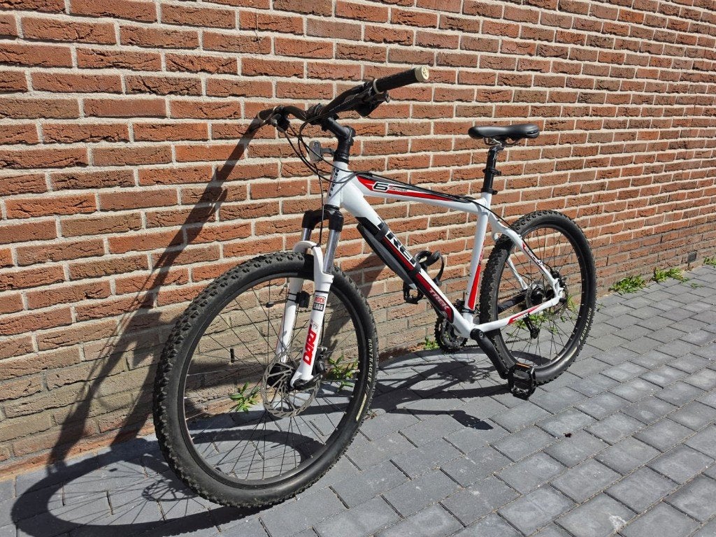 Z.g.a.n. Trek 6300 mountainbike + Complete starterskit!, 49 tot 53 cm, Zo goed als nieuw, Meer dan 20 versnellingen, Schijfrem