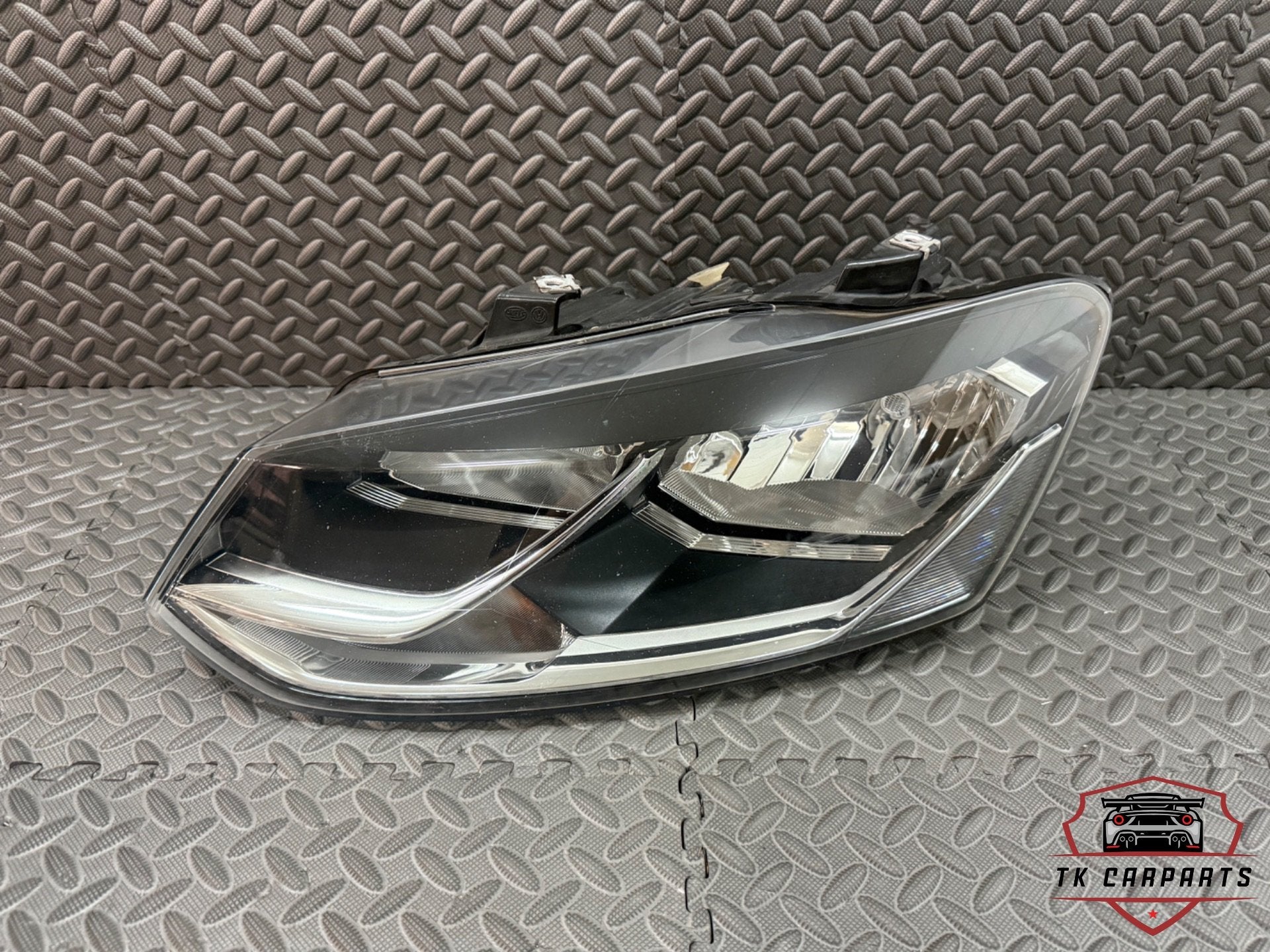 Volkswagen polo 6c halogeen koplamp L 6c1941005, Auto-onderdelen, Verlichting, Volkswagen, Volkswagen AG, Nieuw, Berliner Ring 2
38440  Wolfsburg, DE