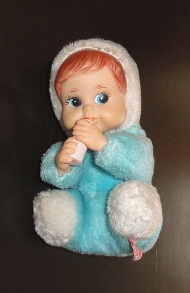 Knuffel vintage Baby met flesje Dakin Co. Amerika, Verzenden