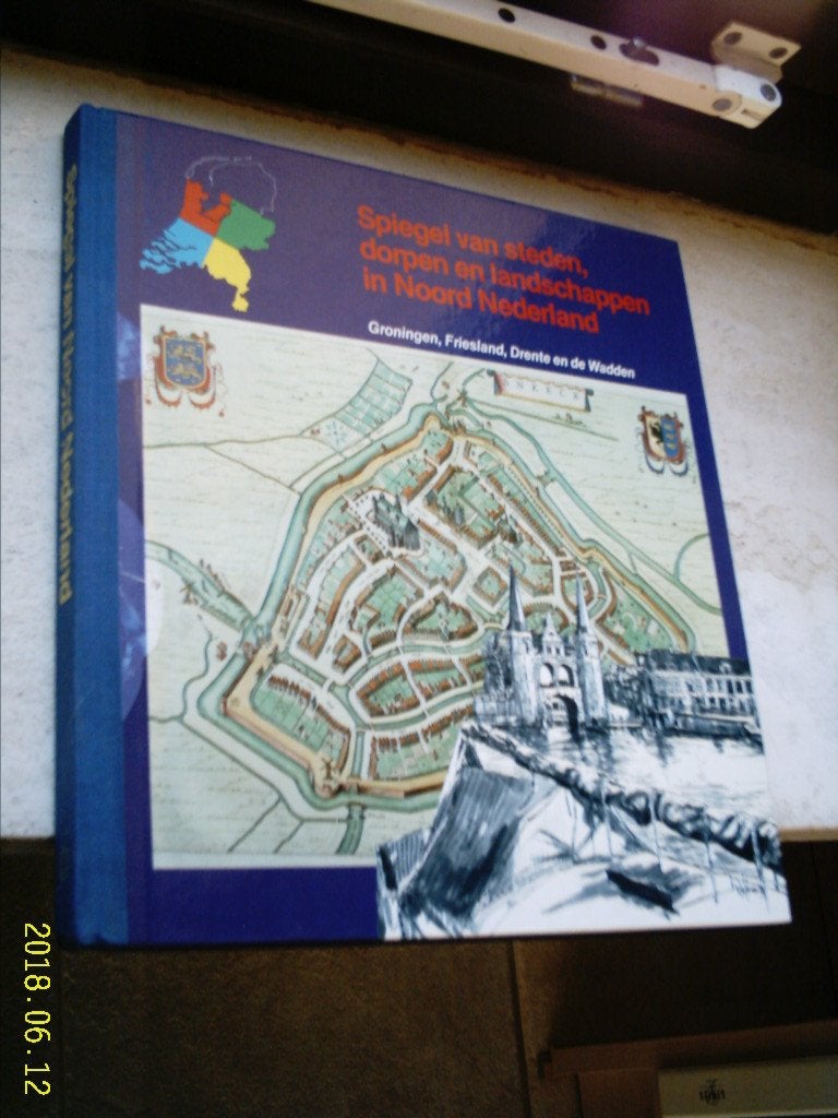 Luchtfoto's en oude kaarten van Noord Nederland., Boeken, Atlassen en Landkaarten, Overige atlassen, Ophalen of Verzenden, Zo goed als nieuw