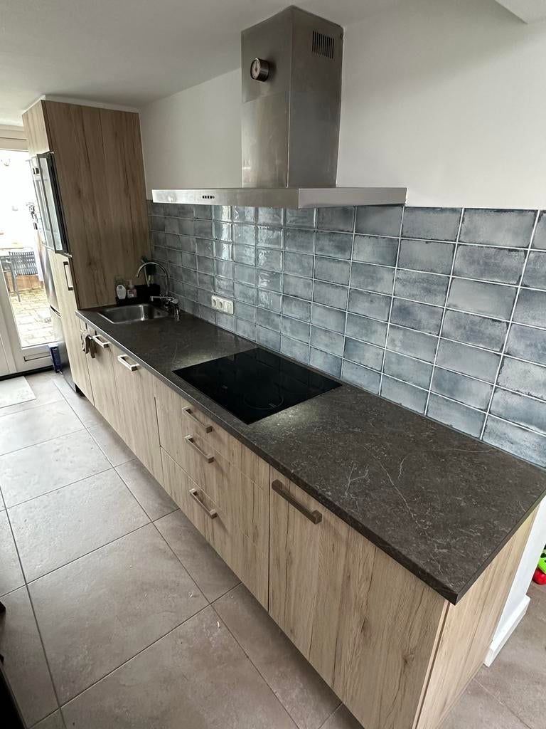 Keuken met inbouwapparatuur en licht eiken fronten, Huis en Inrichting, Ophalen, Gebruikt, Overige materialen, Enkelwandige keuken