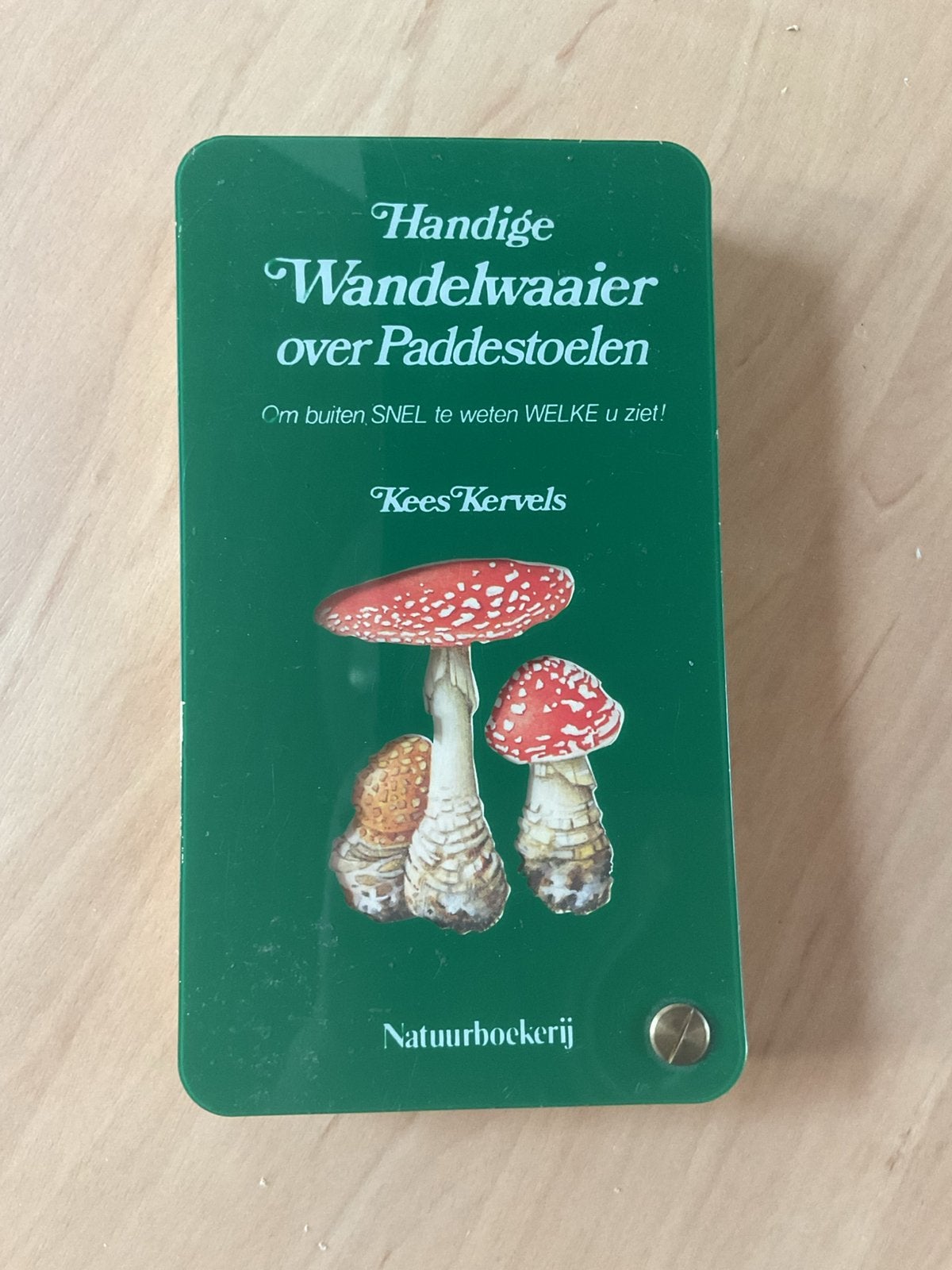 Kees Kervels  Wandelwaaier over Paddestoelen  4 e druk, Ophalen of Verzenden, Zo goed als nieuw