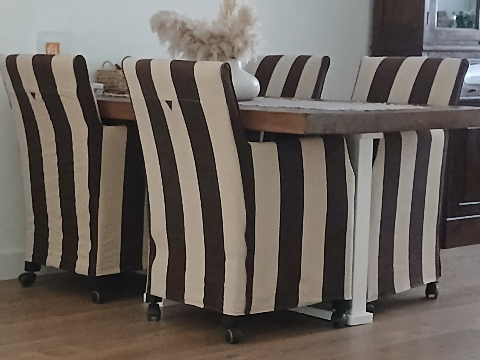 Erg leuke,stoere eetkamerstoelen, Ophalen, Bruin, Zo goed als nieuw, Vier
