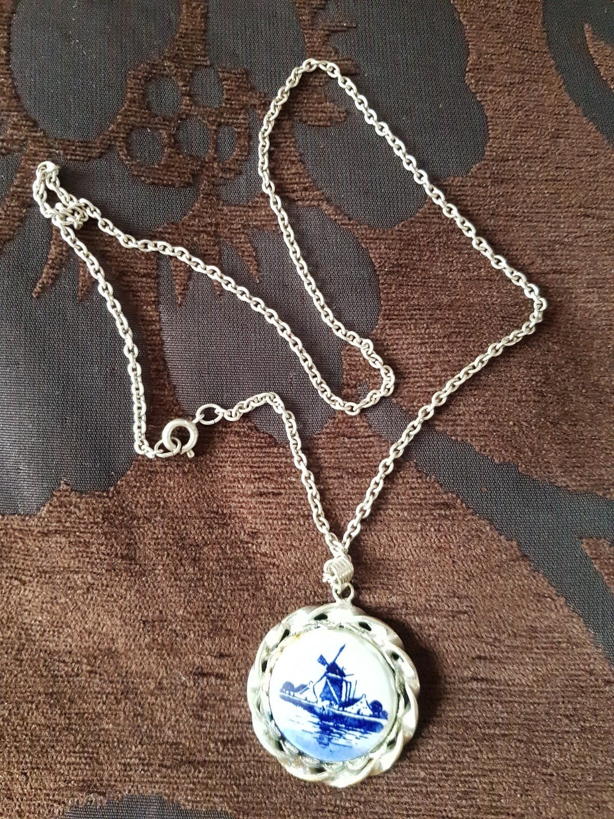 Zilverkleurige ketting met Delfts blauw molen hanger, Met hanger, Gebruikt, Ophalen of Verzenden, Zilver
