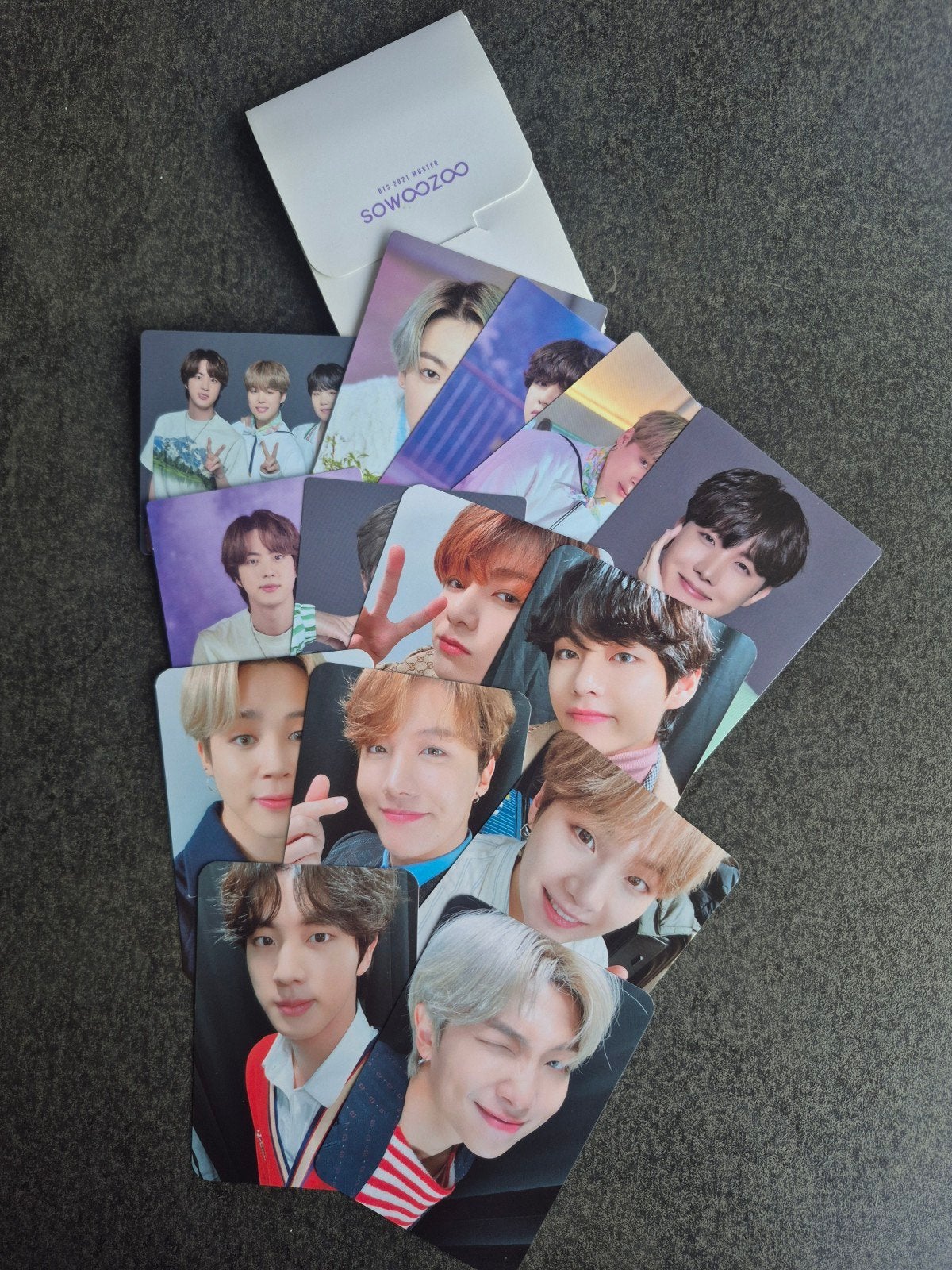 BTS SOOWOOZOO 2021 fotokaarten set, Ophalen of Verzenden, Zo goed als nieuw, Foto of Kaart