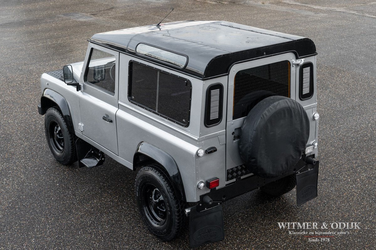 Land Rover Defender 90 benzine Blijvend bijtellingsvriendeli, Gebruikt, Zwart, Handgeschakeld, Zilver of Grijs