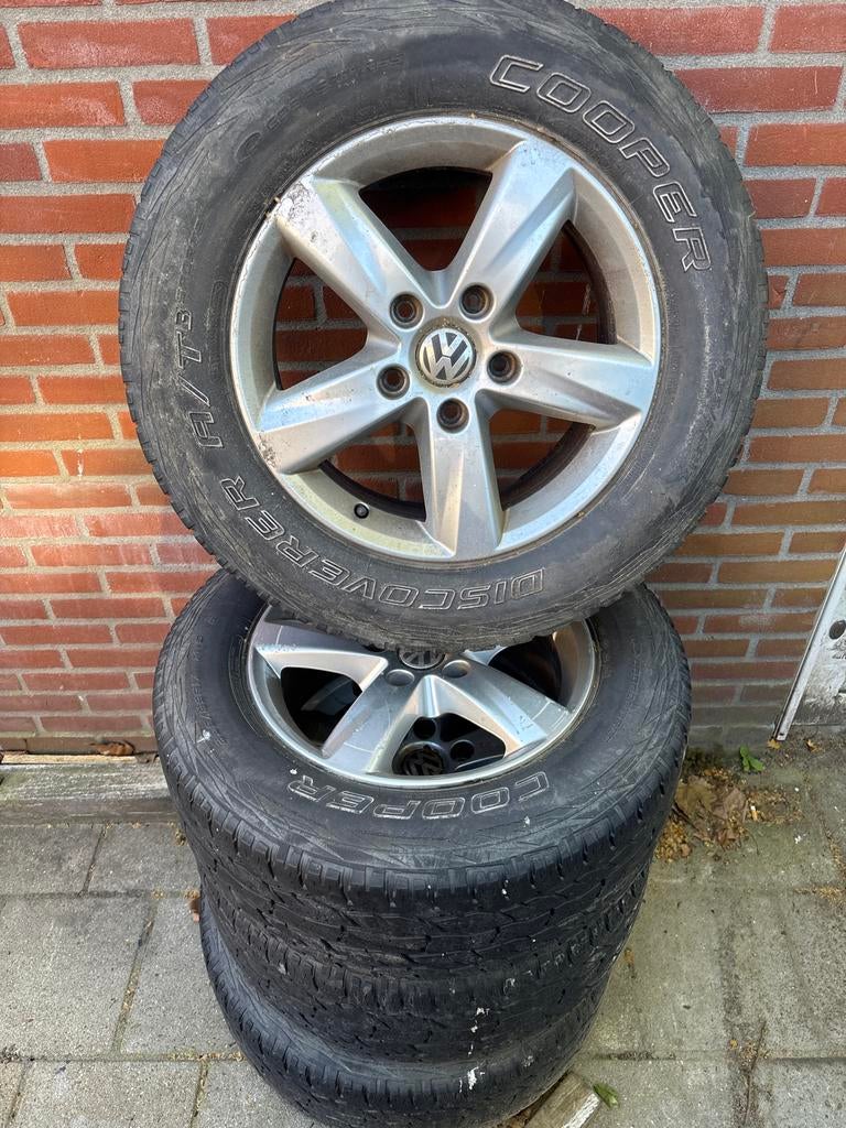 Originele VW Touareg wielen met off-road banden (2004), Auto-onderdelen, Banden en Velgen, Ophalen, Gebruikt, Banden en Velgen