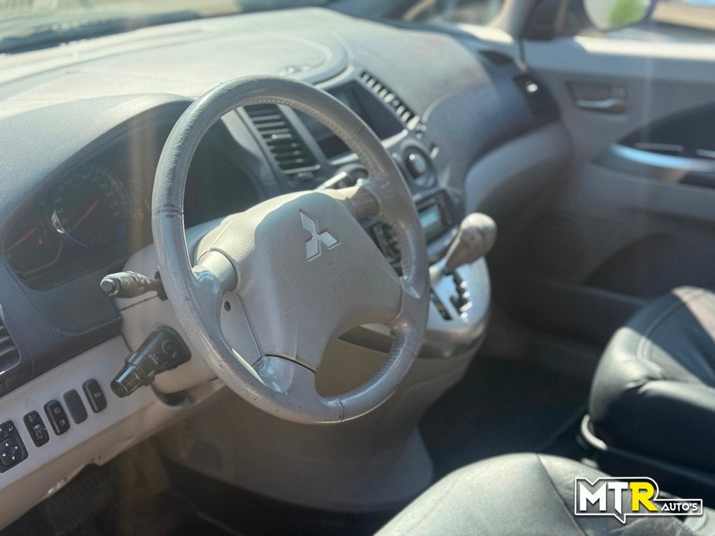 Mitsubishi Grandis 2.4-16V Intense Paris Pack 6p. NAP|APK, Auto's, Automatische klimaatregeling, Zwart, Bedrijf, 6 stoelen