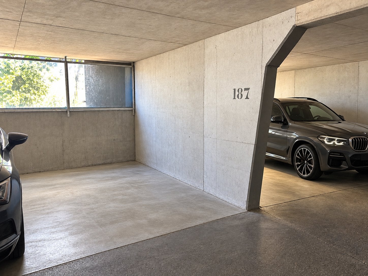 Parkeerplaats overdekt en afgesloten, Huizen en Kamers, Zuid-Holland