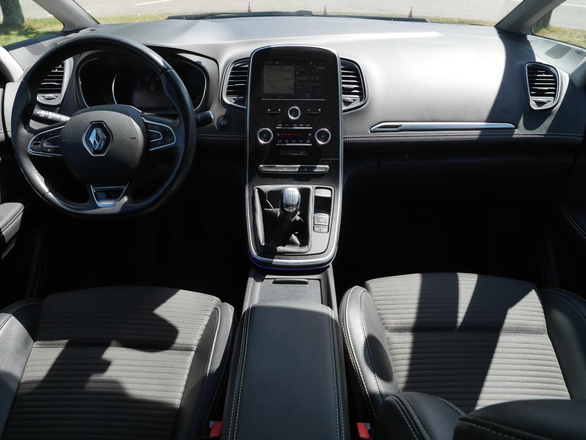 RENAULT Scénic 1.2 Energy TCe 130pk Intens | Carplay | Came, Auto's, Keurmerk '100% Onderhouden', Gebruikt, Euro 6, Leder en Stof