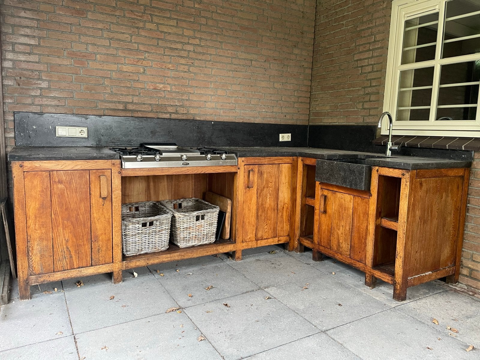 Buitenkeuken met Boretti gasfornuis en spoelbak, Ophalen, Gebruikt, Gas, Vrijstaand