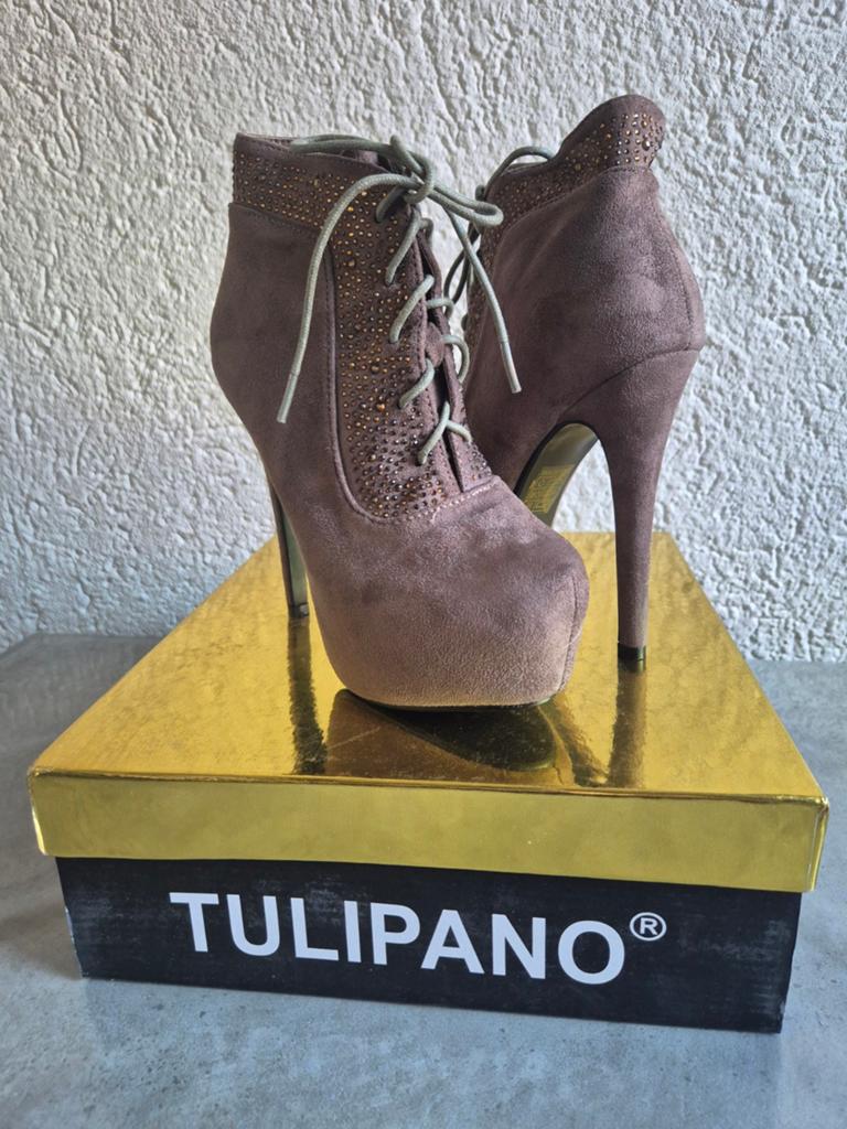 Tulipano Enkellaarsjes met Hak en Studs - STUNT PRIJS!, Kleding | Dames, Schoenen, Ophalen, Overige kleuren, Lage of Enkellaarzen