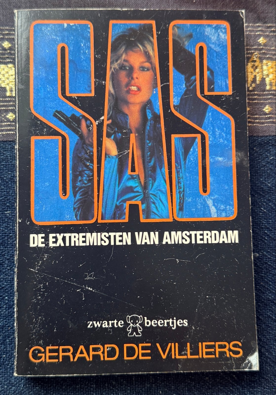 SAS: De Extremisten van Amsterdam - Gerard de Villiers, Boeken, Ophalen of Verzenden, Gelezen