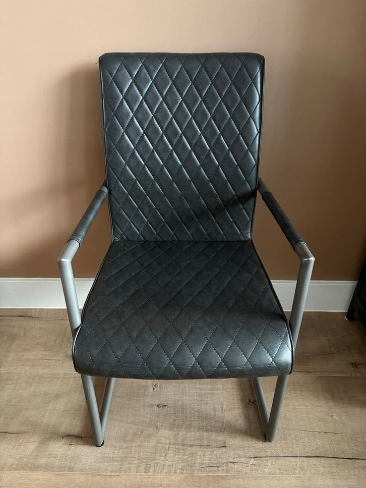 Grijze eetkamerstoelen, Huis en Inrichting, Stoelen, Gebruikt, Ophalen of Verzenden, Vier, Metaal