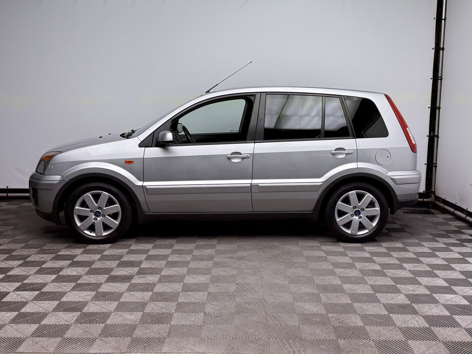 Ford Fusion 1.6-16V Futura Automaat Trekhaak NL Auto, Auto's, Ford, 1596 cc, Gebruikt, 49 €/maand, Origineel Nederlands