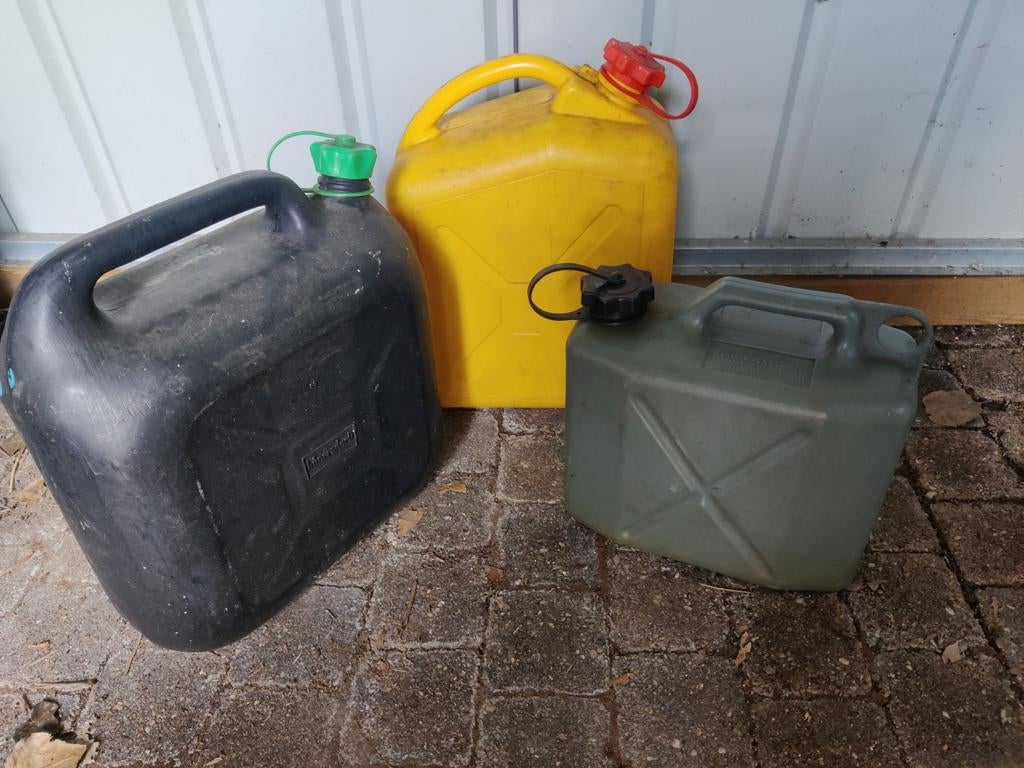 3x jerrycans voor brandstof, Watersport en Boten, Ophalen, Motor en Techniek, Zeilboot of Motorboot
