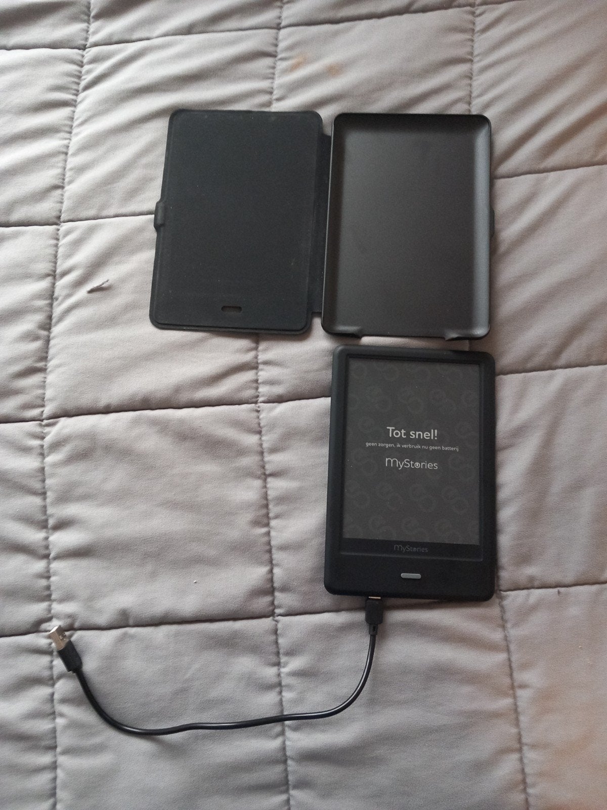 MyStories E-reader met hoesje en oplaadkabel, Ophalen, Gebruikt, 6 inch of minder, 4 GB of minder