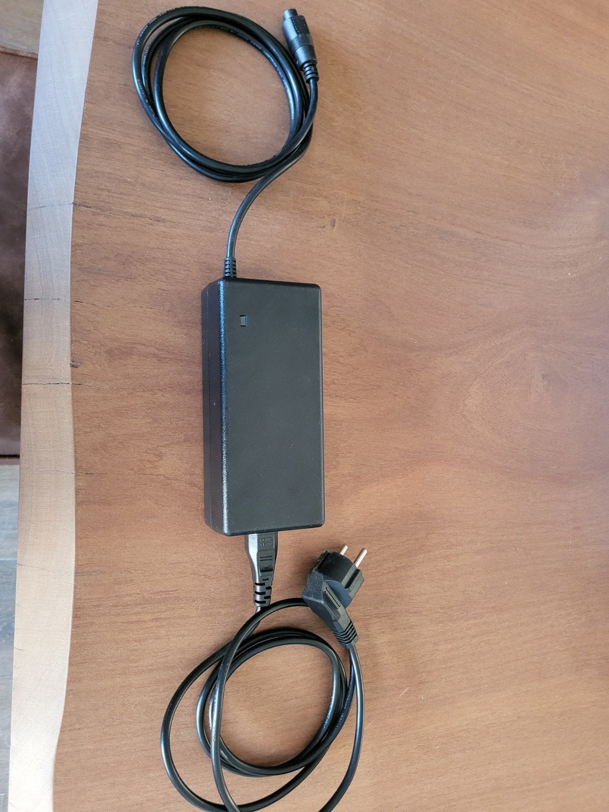 E-motion Li-ion Acculader AGLC084V42S 42V 2A, Ophalen, Gebruikt