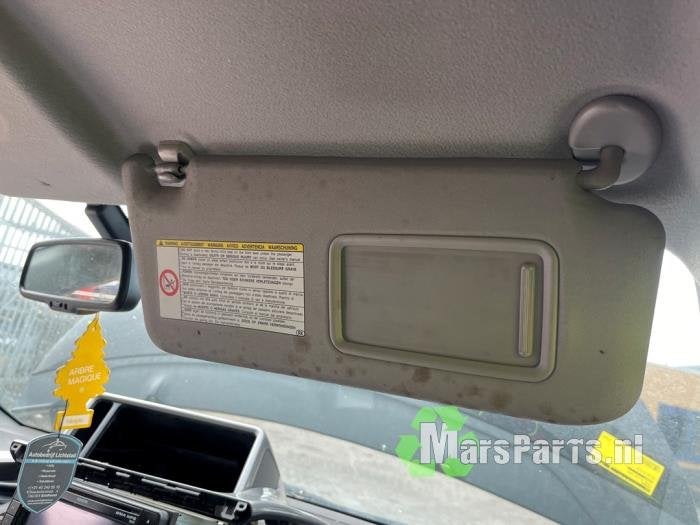 Zonneklep van een Toyota IQ, Auto-onderdelen, Gebruikt, -, -, Ophalen of Verzenden