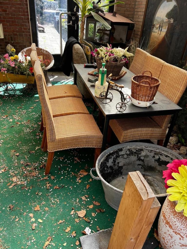 Tafel en 6 rieten stoelen, Ophalen