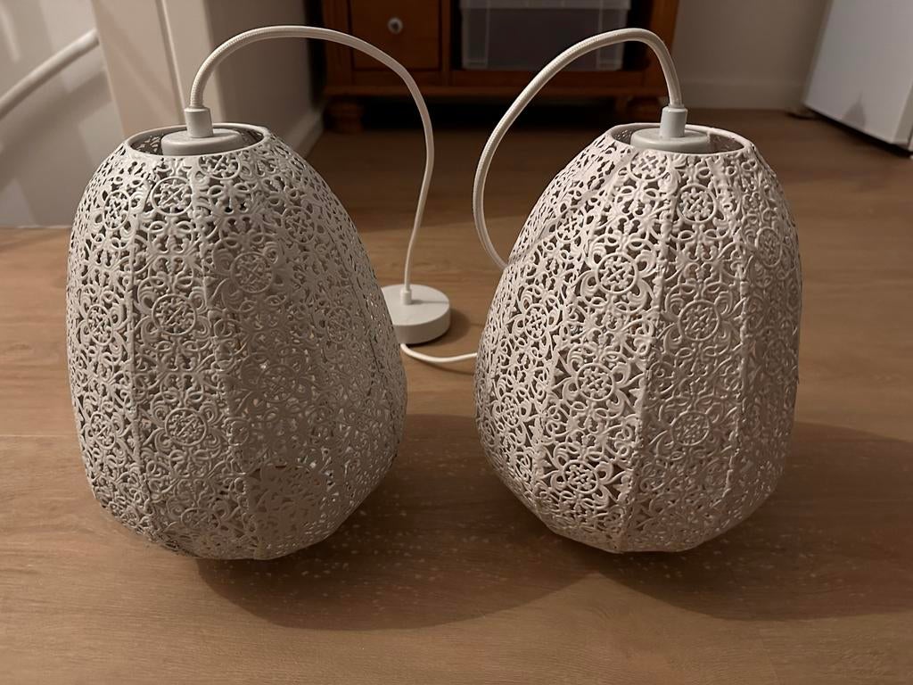 Set van 2 metalen hanglampen wit/crème met 1 aansluitpunt, Ophalen of Verzenden, Gebruikt, Crème, Rond
