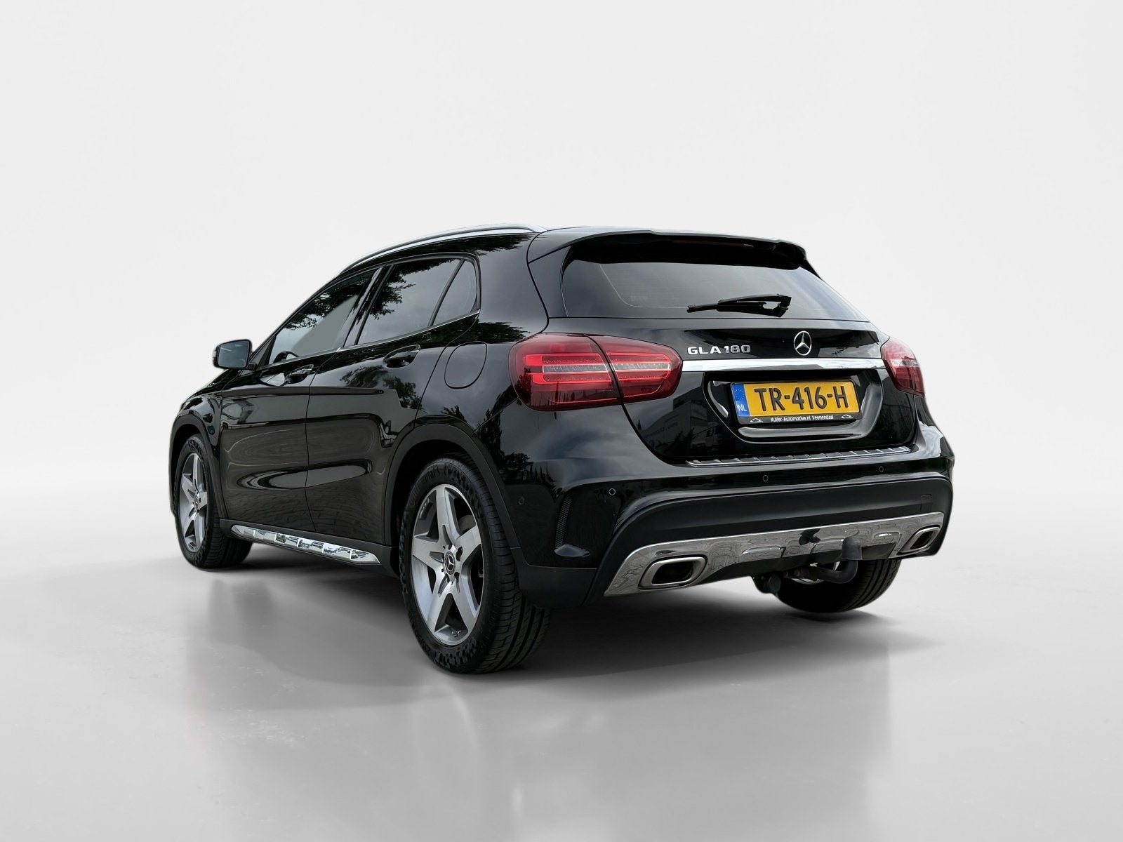 Mercedes-Benz GLA-klasse 180 Business Solution AMG Automaat, Gebruikt, 4 cilinders, 715 kg, 1335 kg