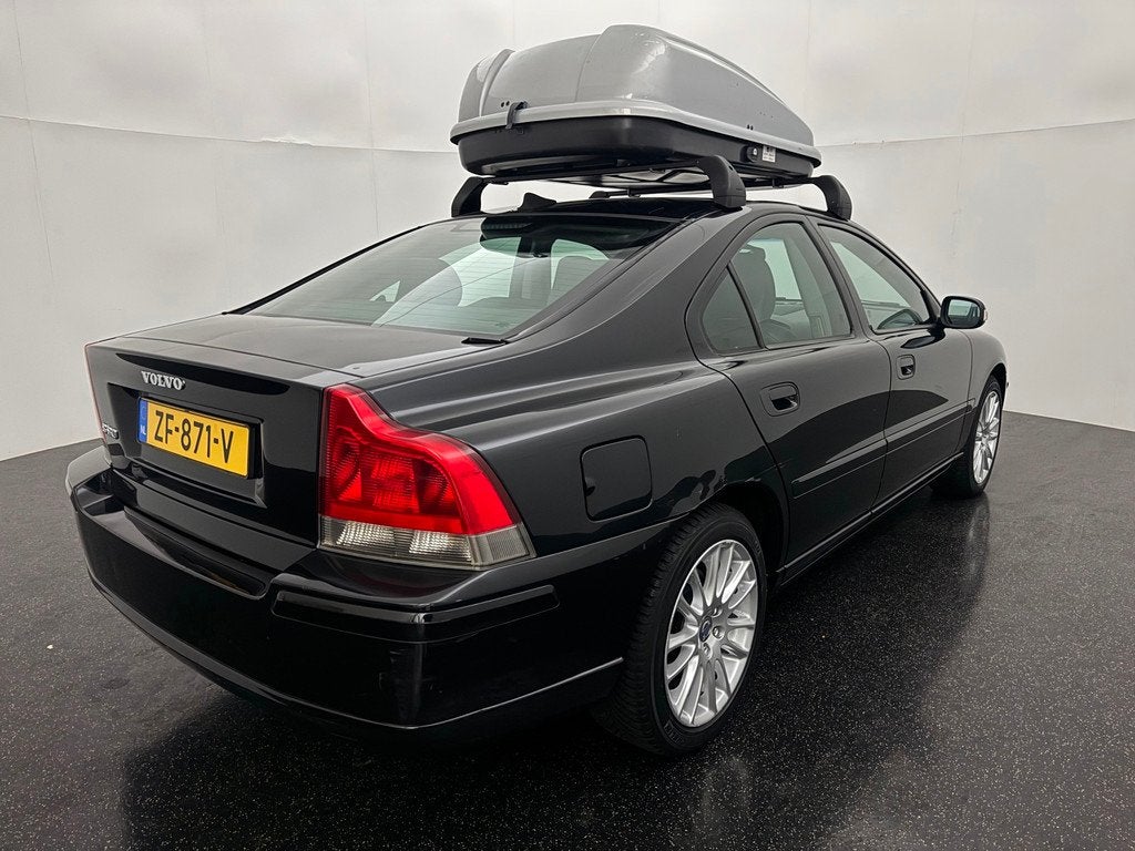 Volvo S60 2.4D AUT, Auto's, Volvo, Gebruikt, Zwart, Bedrijf, Diesel