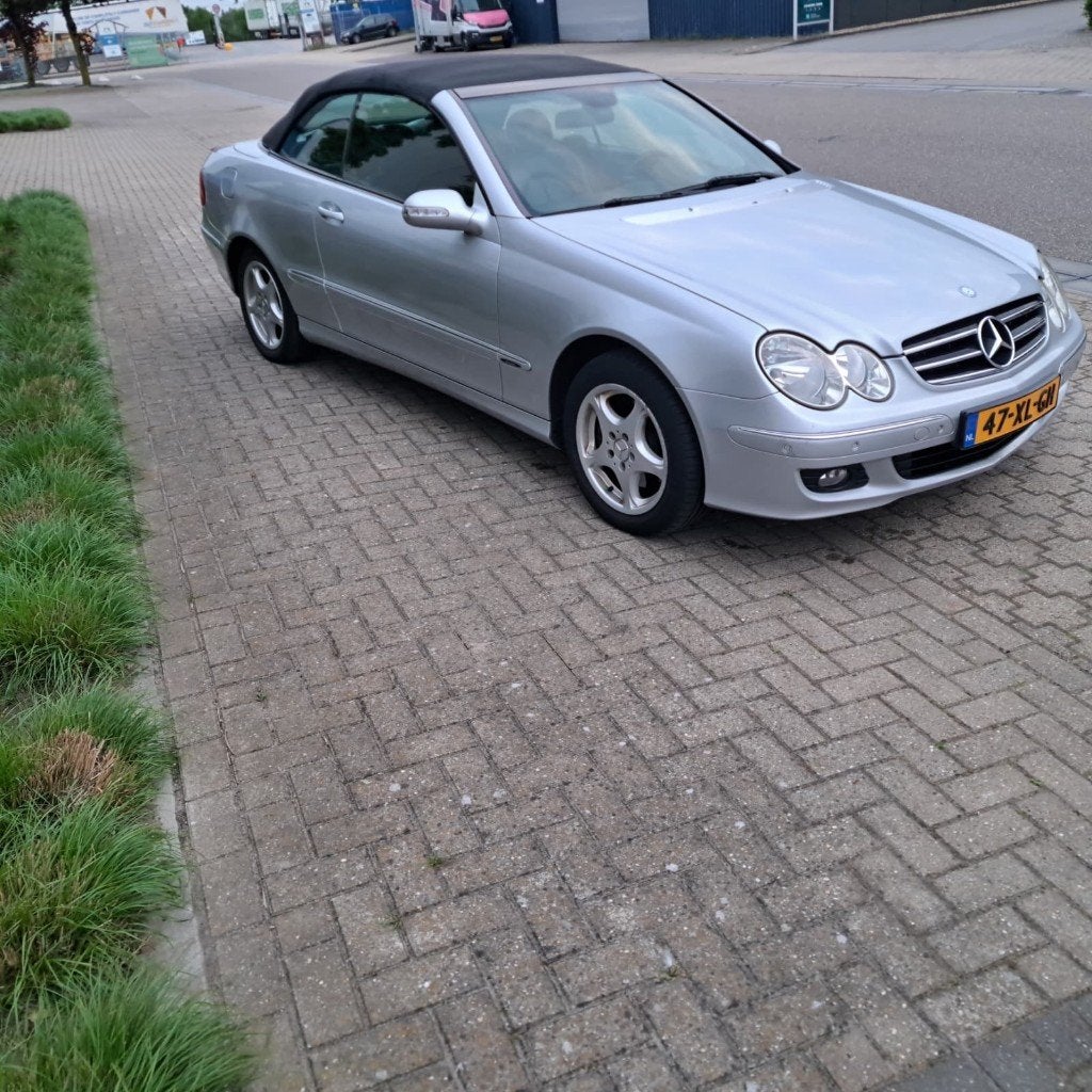 Mercedes-Benz CLK 1.8 Clk200 Kompr Cabriolet AUT 2006 Grijs, Zwart, 4 cilinders, Cabriolet, 4 stoelen