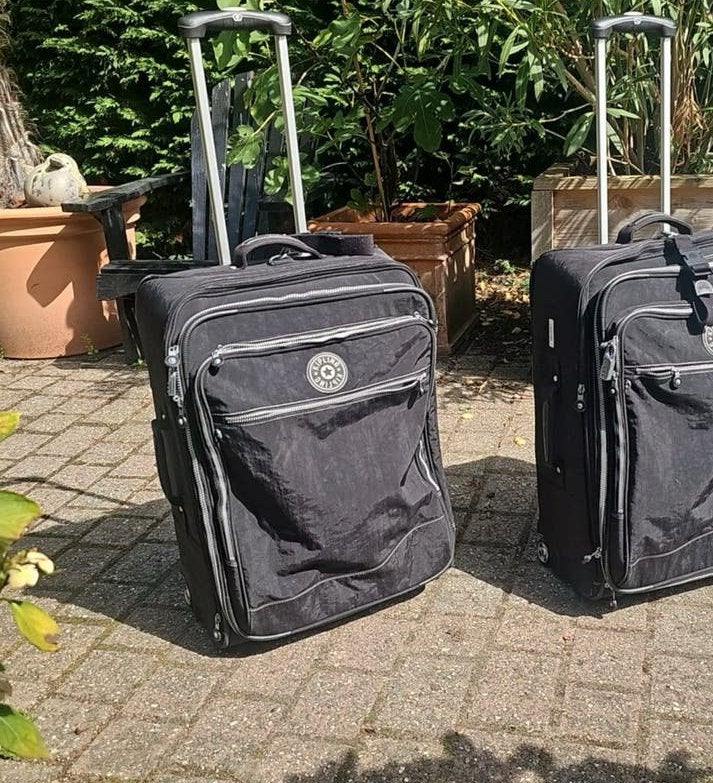 Set van 2 zwarte Kipling koffers - 65cm hoog, Sieraden, Tassen en Uiterlijk, Koffers, Gebruikt, Minder dan 35 cm, Zacht kunststof