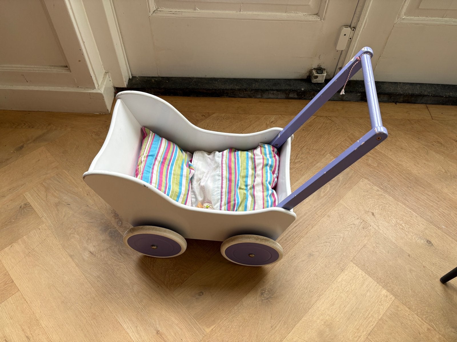 Houten poppenwagen met kussen en deken, Ophalen of Verzenden, Gebruikt, Overige typen