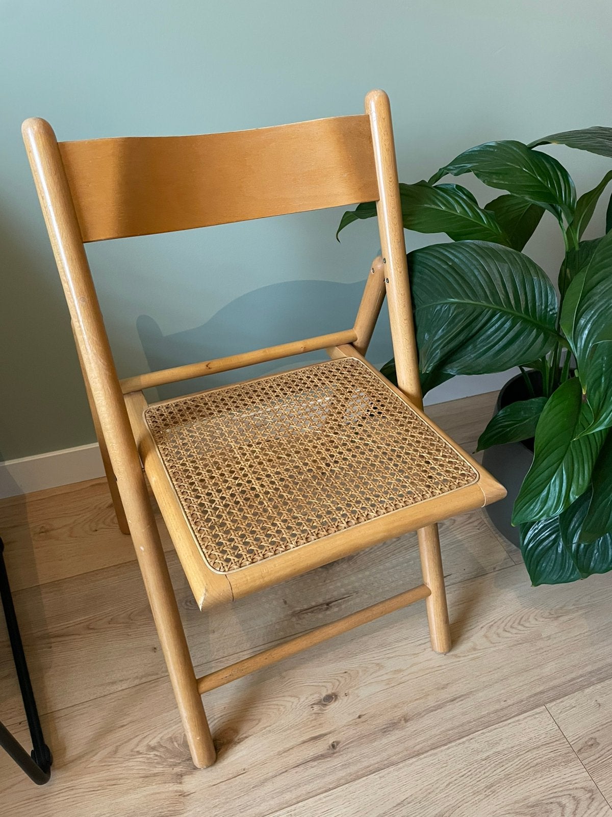 Mooie rotan stoel, Huis en Inrichting, Ophalen, Zo goed als nieuw, Bruin, Eén