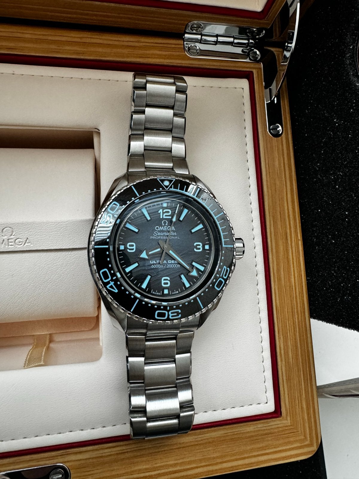 Omega Seamaster Planet Ocean Ultra Deep 6000M, Ophalen, Staal, Met bandje, Polshorloge
