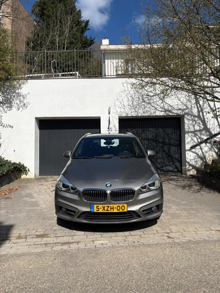 BMW 2-Serie Luxury Tourer 218i 136pk 11-2014, Voorwielaandrijving, 136 pk, Adaptive Cruise Control, Handgeschakeld