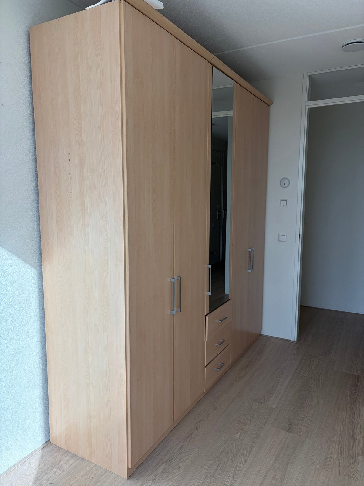 Grote kledingkast met spiegel, Huis en Inrichting, Gebruikt, 200 cm of meer, 150 tot 200 cm, Ophalen of Verzenden