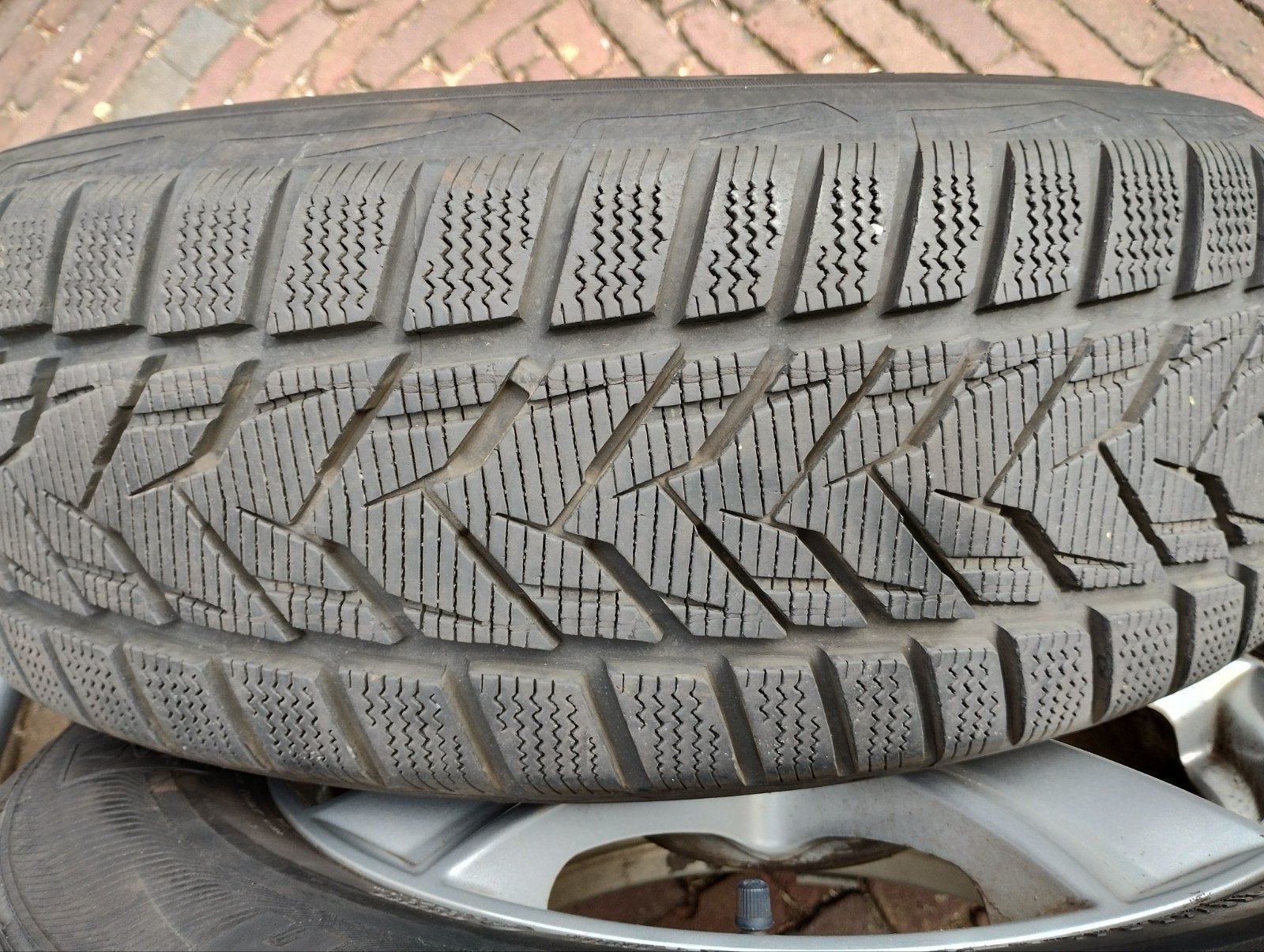 Set winterbanden met velgen tbv Mitsubishi ASX, Ophalen