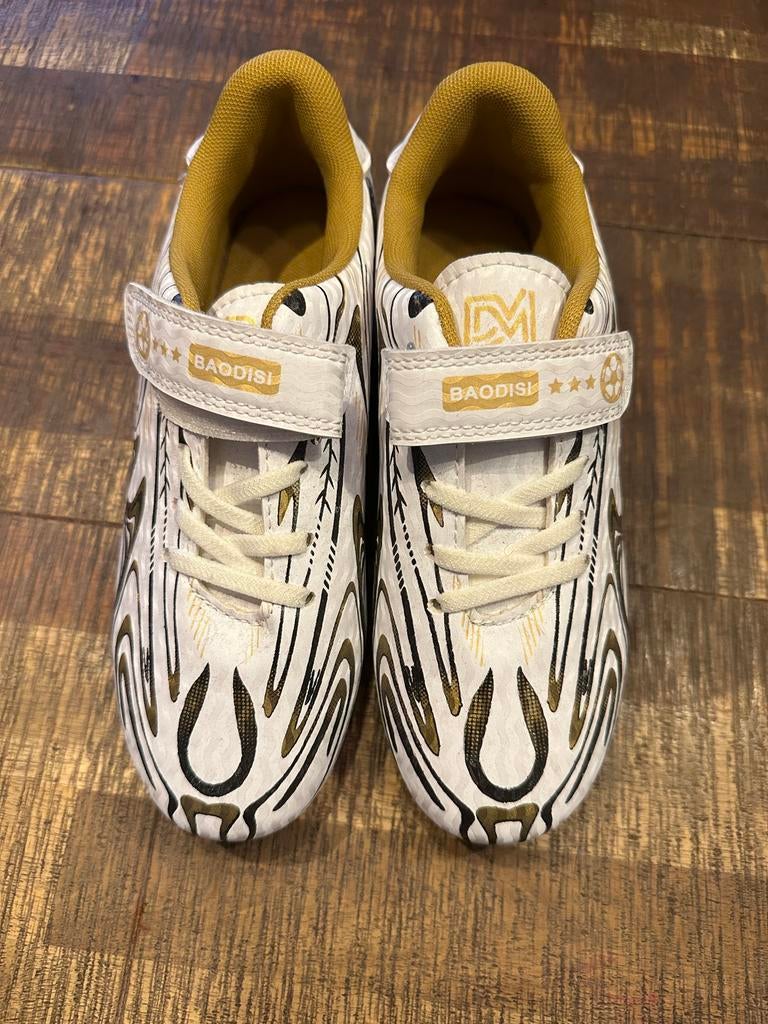 Voetbalschoenen wit met goud en zwart patroon, Maat S, Ophalen of Verzenden, Nieuw, Schoenen