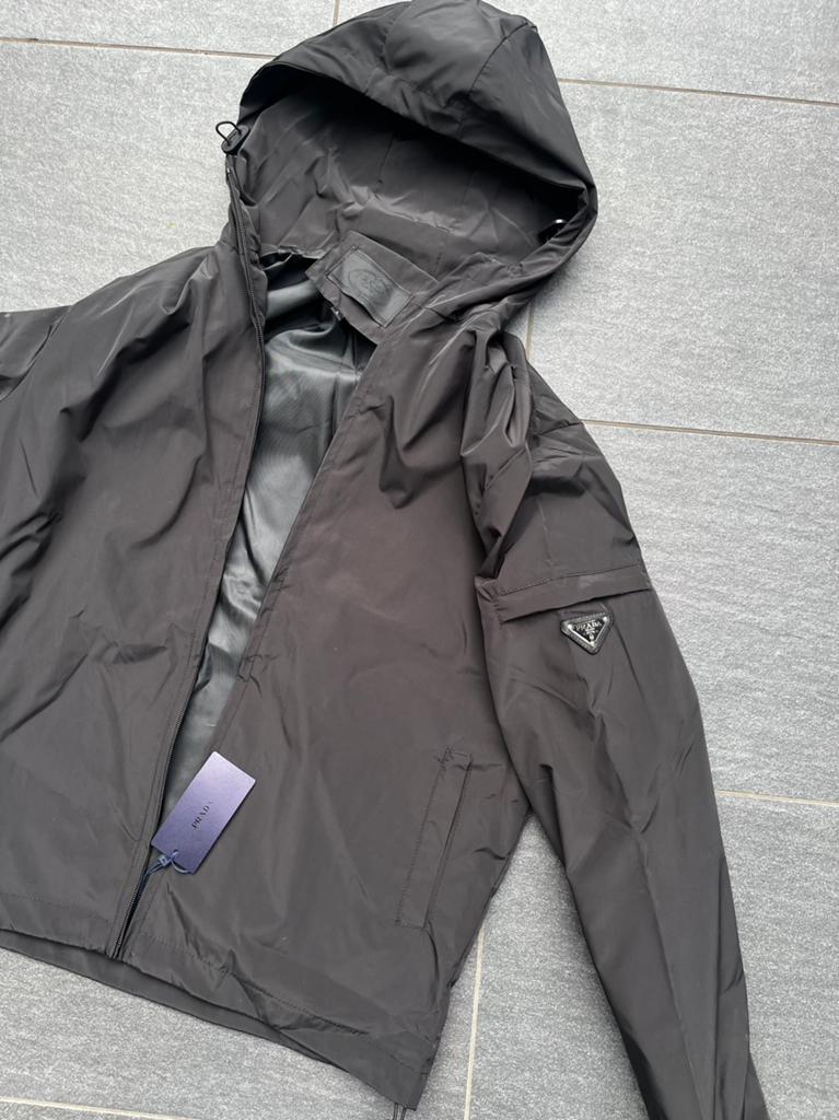 Prada Windbreaker Jas Zwart, Kleding | Heren, Ophalen of Verzenden, Zo goed als nieuw, Maat 48/50 (M), Zwart