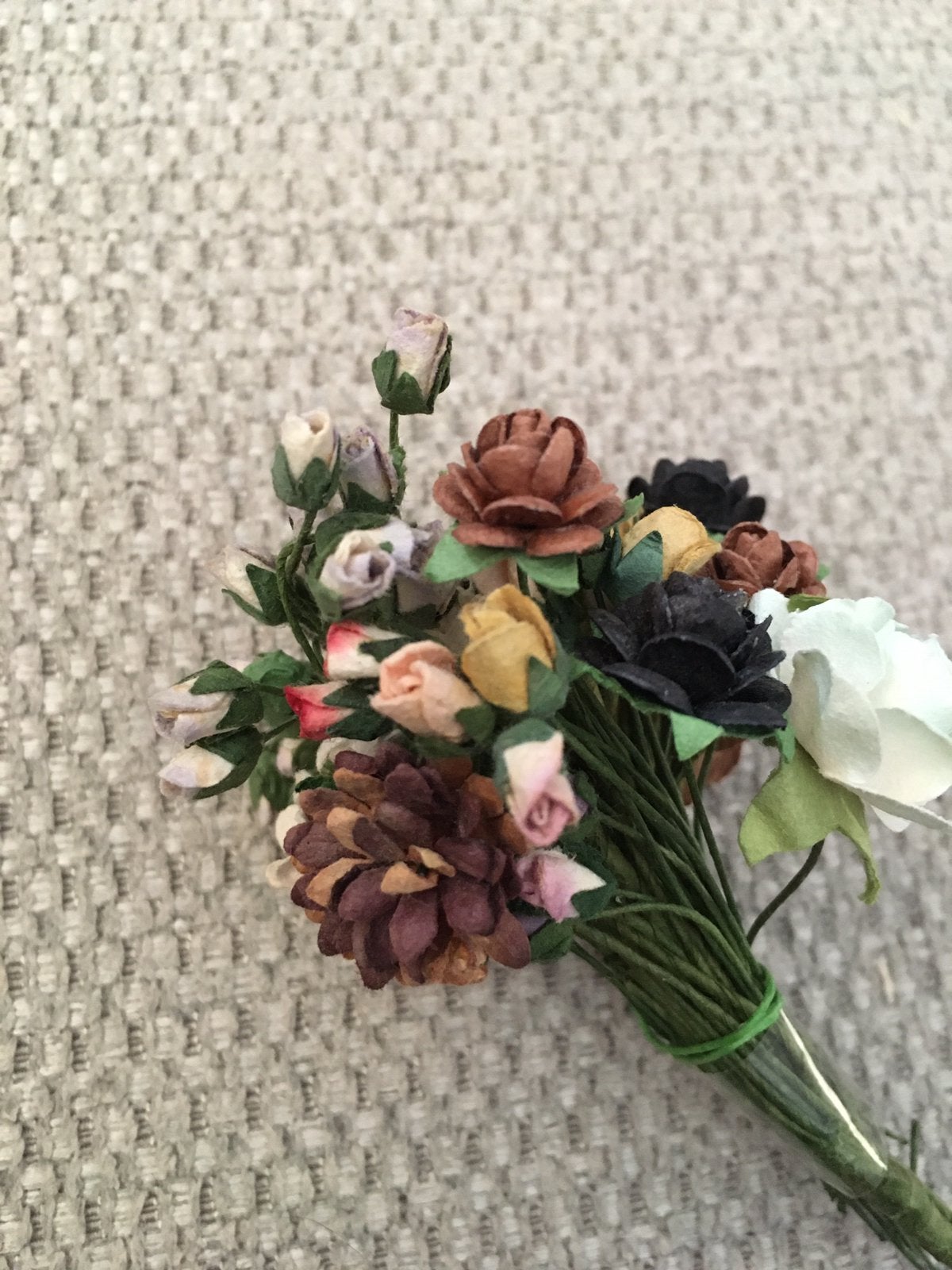 Bloemen /Boeketje voor de poppenhuis., Zo goed als nieuw, Decoratie