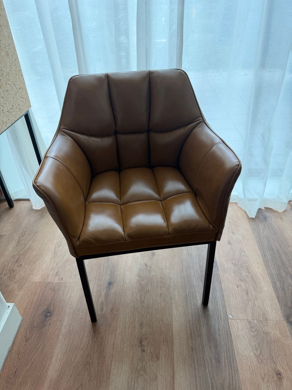 2x Kare Bruine leren eetkamerstoelen met metalen poten, Ophalen, Twee, Bruin, Leer