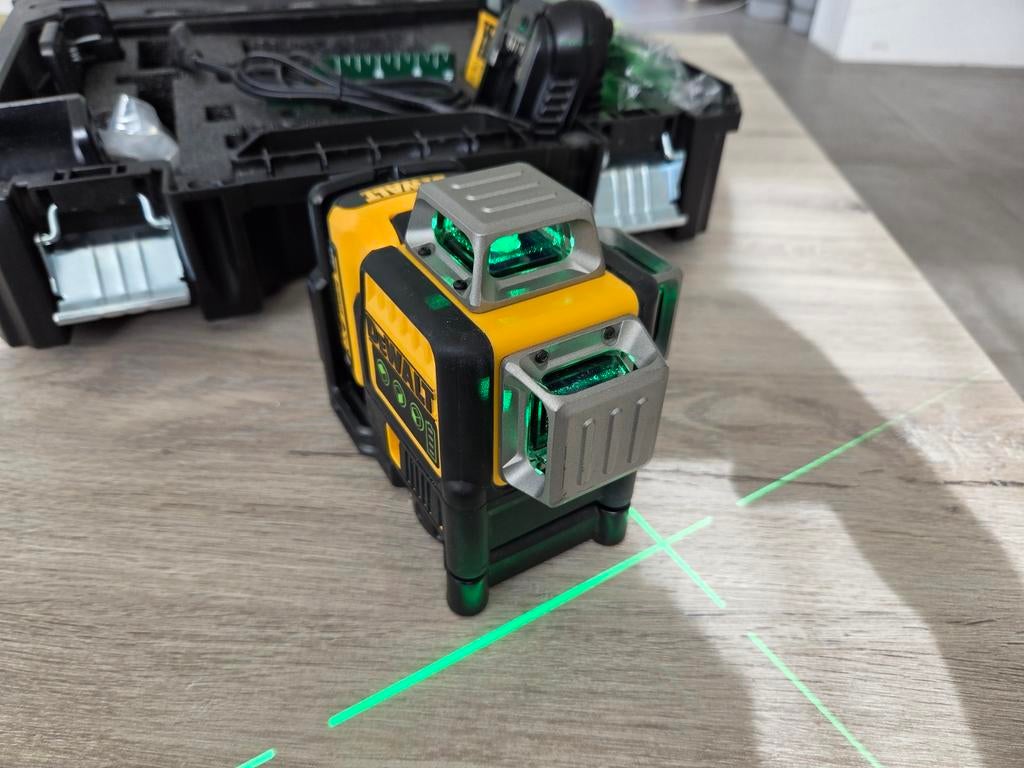 DeWalt DCE089G Groene Kruislijnlaser met (wijkt af), Ophalen of Verzenden, Zo goed als nieuw
