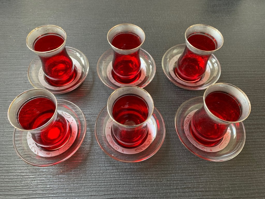 Set van 6 Turkse, handgemaakte glazen en schotels, Glas of Glazen, Overige merken, Klassiek, Nieuw