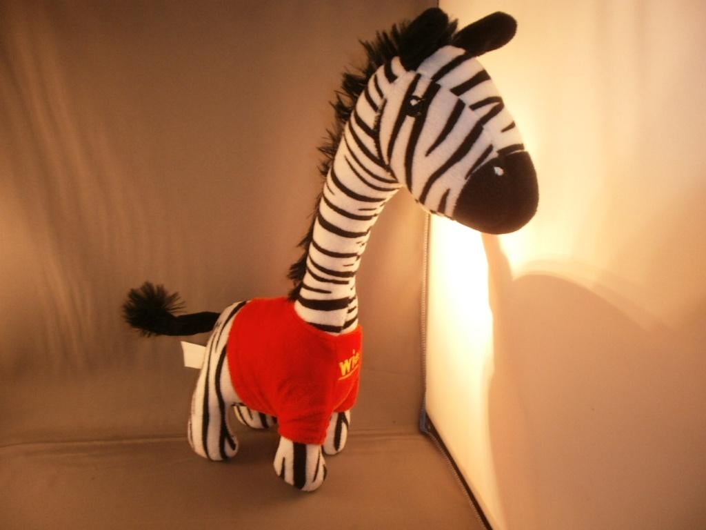 Wibra giraf wieb zebra gestreept zwart wit en rode trui aan, Ophalen of Verzenden, Nieuw, Overige typen